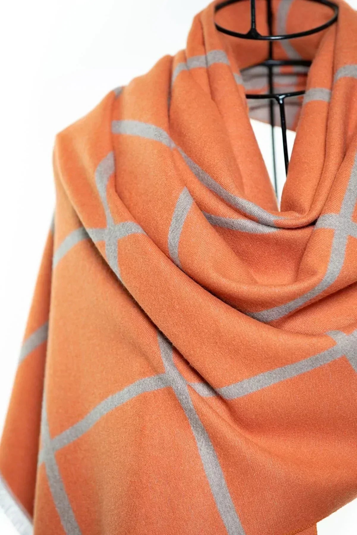 English Checkers - Orange & Grey The Golden Yarn