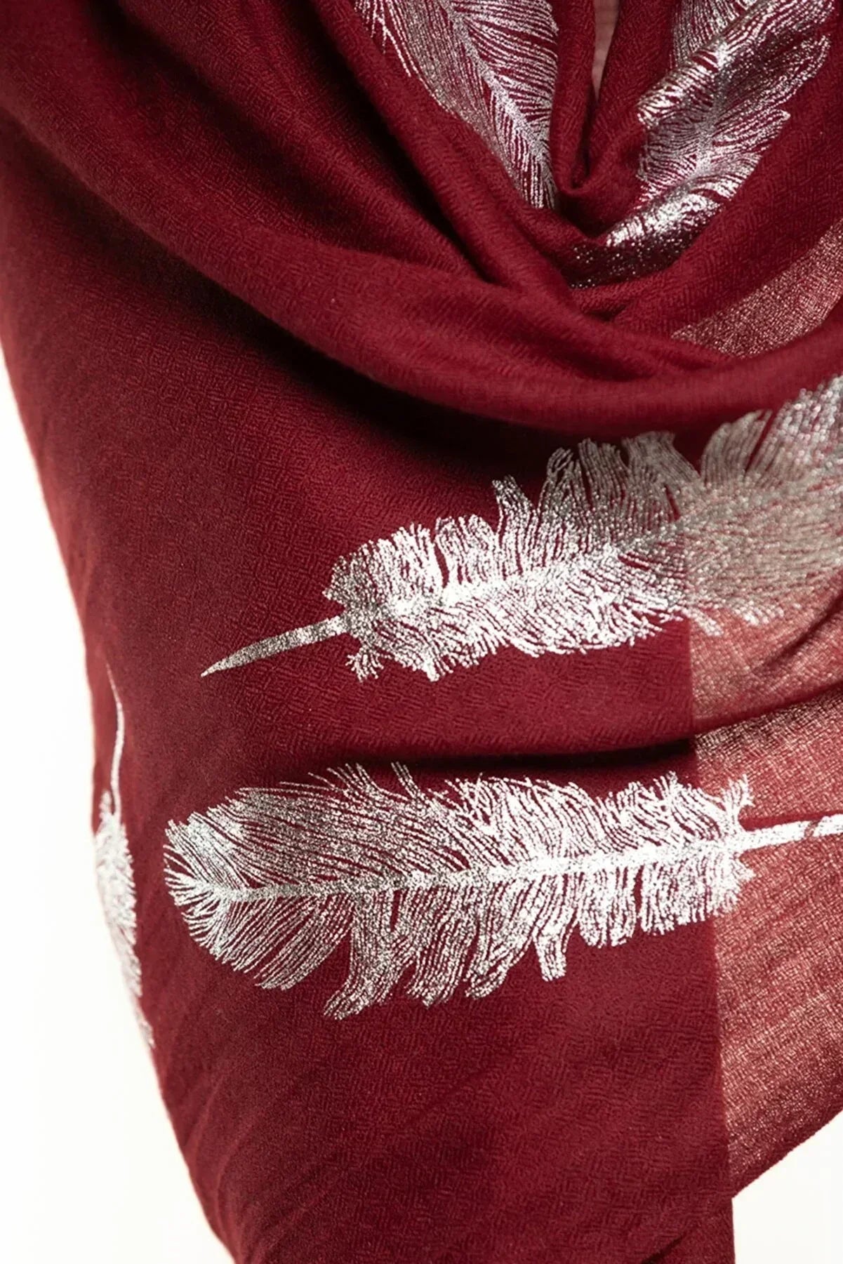 Feathers Collection - Sliver Bordeaux The Golden Yarn